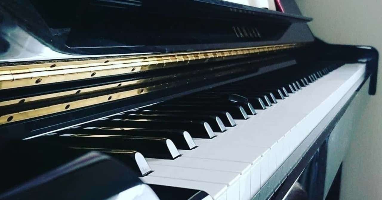 我が家にアップライトピアノが来た Yamaha U300 Snow Note