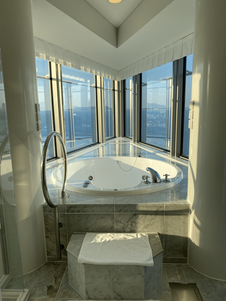 ヒルトン福岡シーホーク 先端ジャグジー 藤井美樹 Note