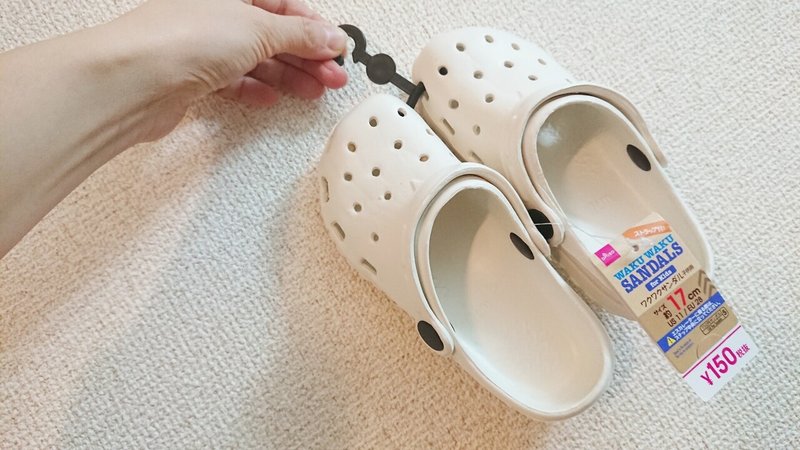 Ldk ダイソーで発見 大人用 子供用の クロックス風サンダル は超使えるよ ちゃろ Note Ldk ダイソーで発見 大人用 子供用の クロックス風サンダル は超使えるよ ちゃろ Note
