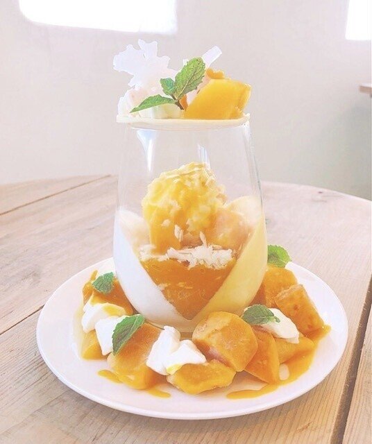 洞窟で朝パフェ 沖縄初のパフェ専門店が気になる Im Note