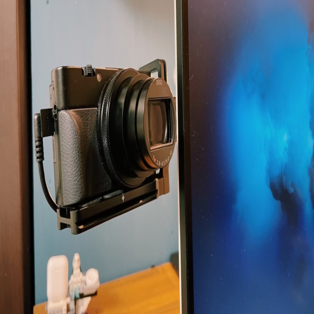 デスクをもっと広く使うためにwebカメラの固定方法を考える Nobuki Inoue Note