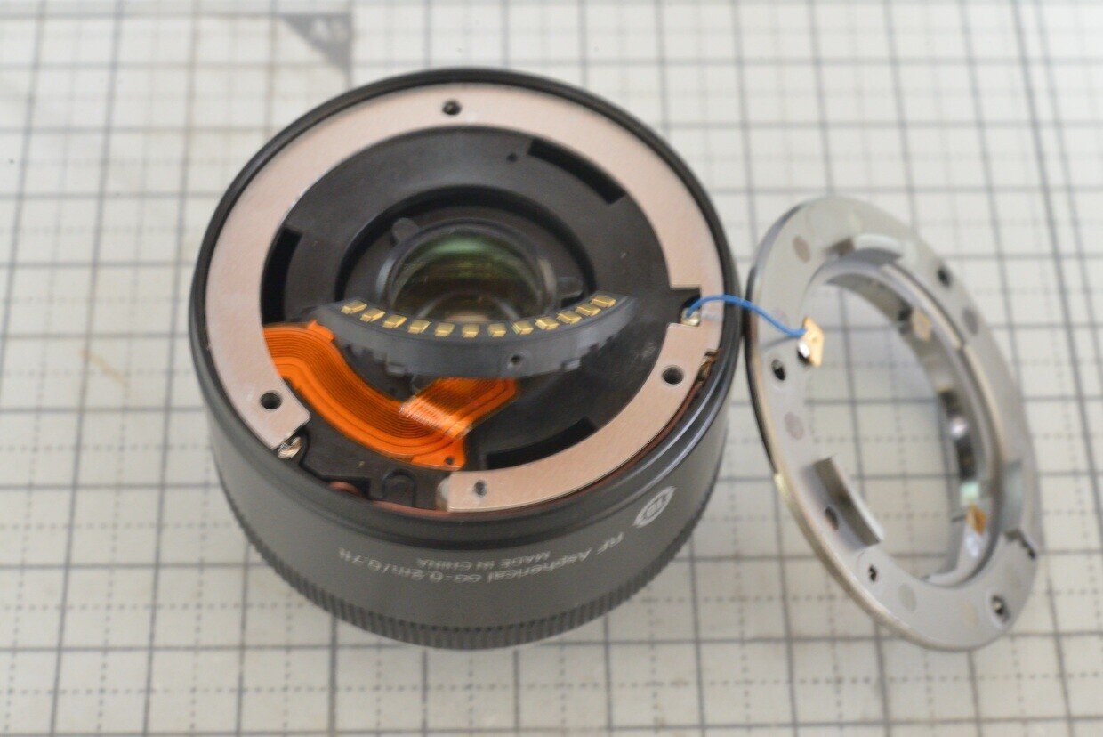 ニコワンを楽しむ；1 Nikkor 18.5mm f/1.8の分解・清掃｜ザブ