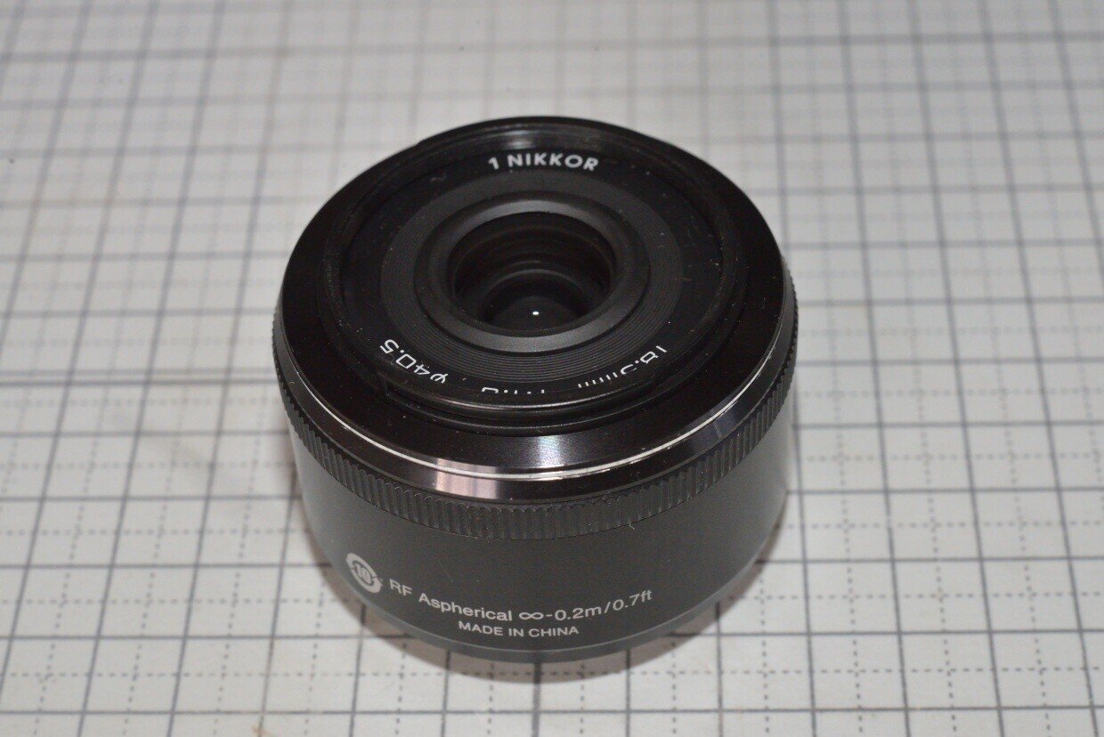 1 Nikkor 18.5mm/f1.8（レンズフィルター付き） Amazon.co.jp: Nikon 単焦点レンズ 1 NIKKOR 18.5mm f/1.8