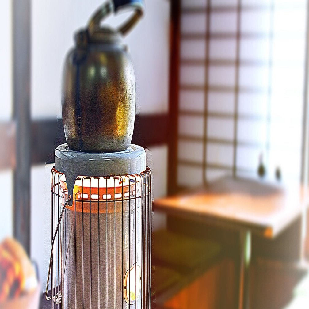 雪の日に出会った懐かしいだるまストーブ｜素晴木あい