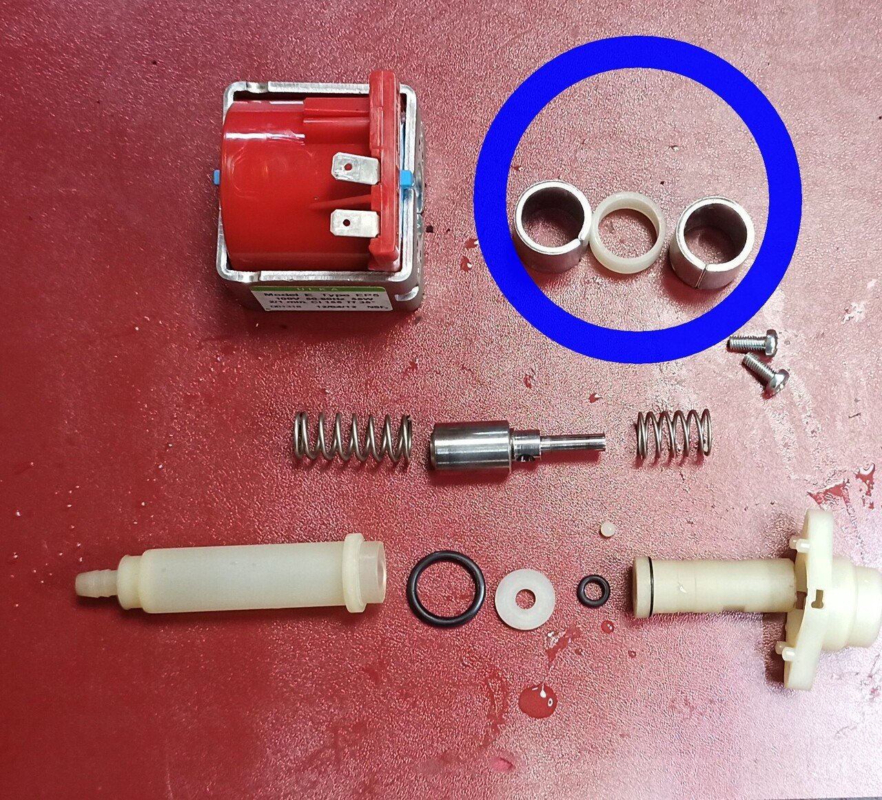 デロンギで使われている電磁ポンプULKA EP5の分解とOリングの交換