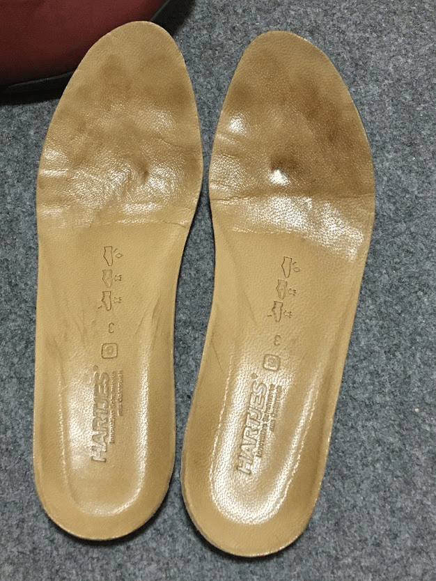 靴屋の裏ワザ 確実に足の前すべりを止める方法 コバ靴店 こば Note