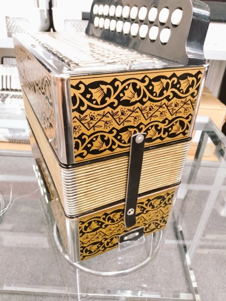 中古】HOHNER VIENNA2915｜アコーディオン横丁