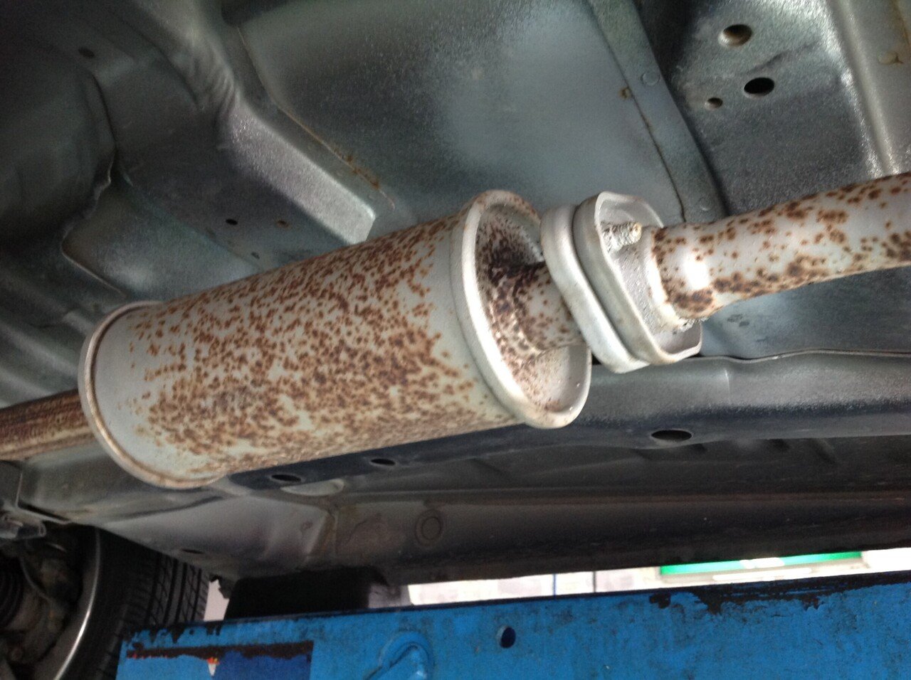 知っていますかぁ 融雪剤が撒かれた道路を走って そのままだと 車体の下回りが錆びるんですっ 錆びました 昨年 マフラーに穴ポコが 車 の下回りもしっかり洗浄しなければ いけません 昨日 Nuまゆげ Note 知っていますかぁ 融雪剤が撒かれた道路を走って そのままだと 車体の下回りが錆びるんですっ 錆びました 昨年 マフラーに穴ポコが 車 の下回りもしっかり洗浄しなければ いけません 昨日 Nuまゆげ Note