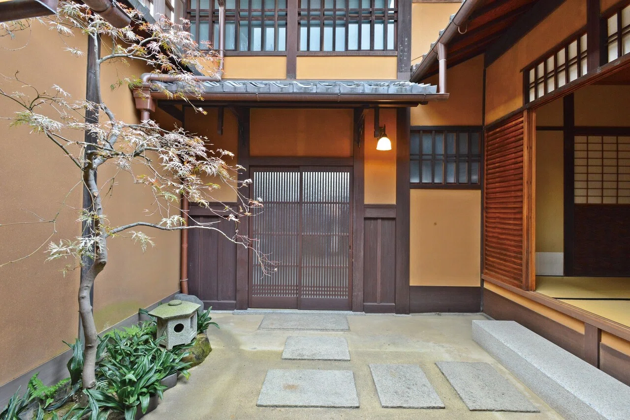 京町家はいま…。観光立国をうたいながら、なぜ町家を潰すのか