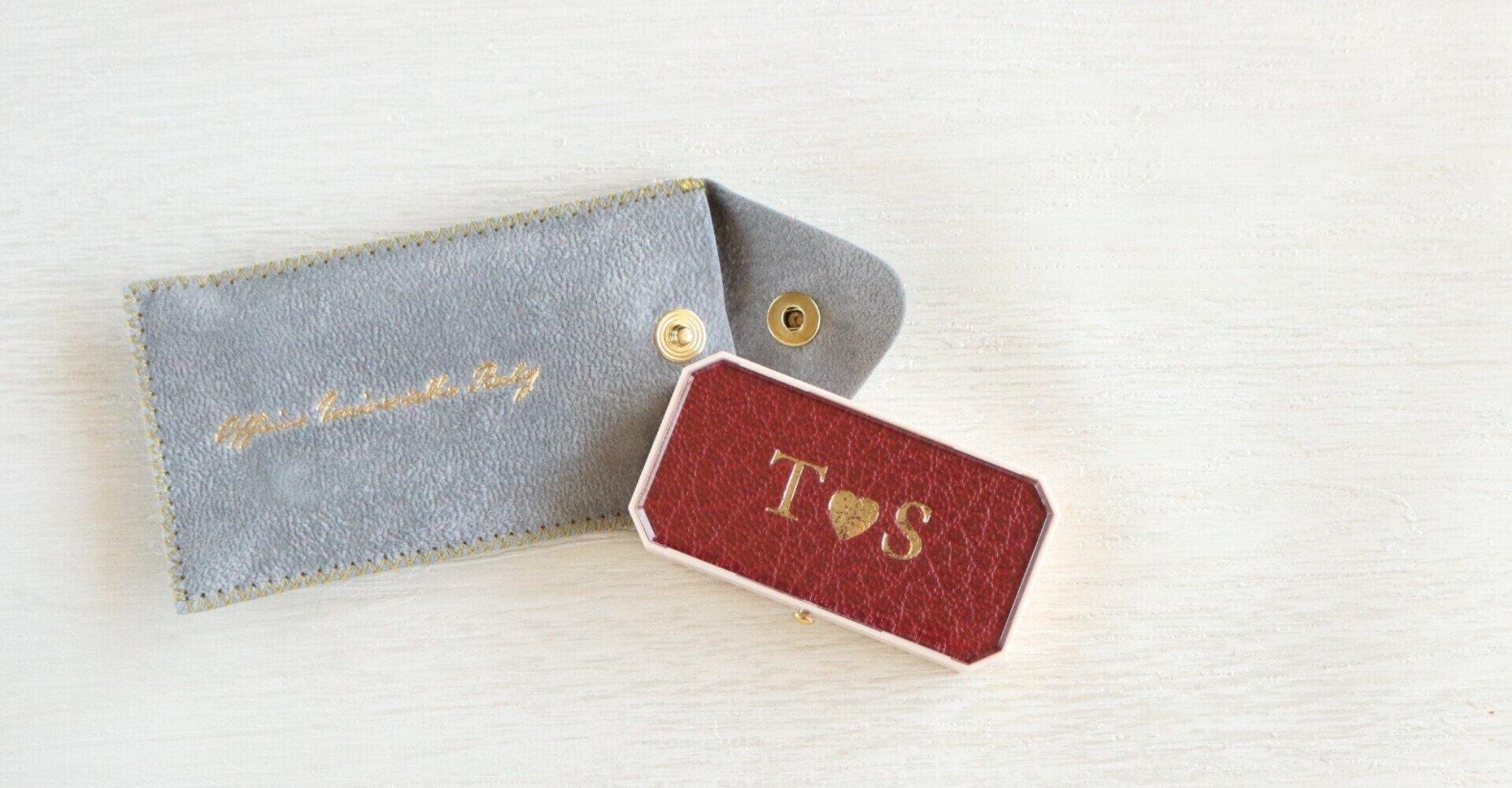 BUNNEY リップバーム ケース ビュリー」からカスタムケース入り