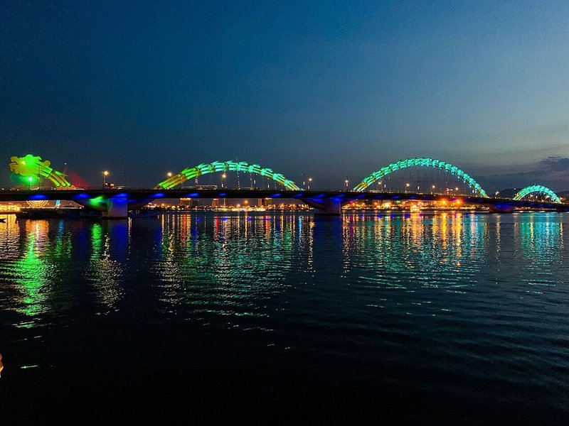 ダナンドラゴン橋