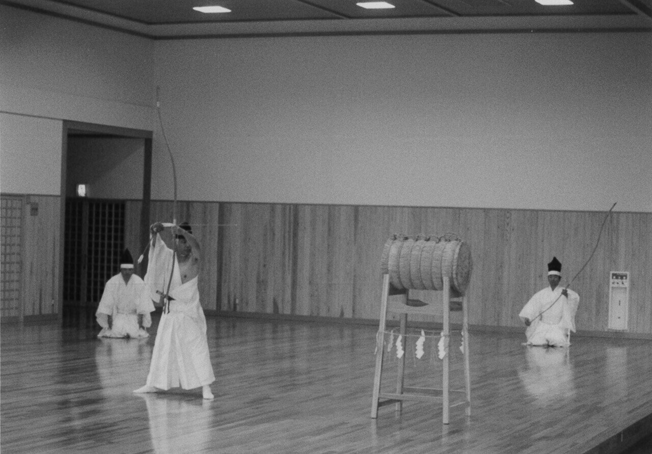 岡﨑廣志 弓道範士八段｜どう出版