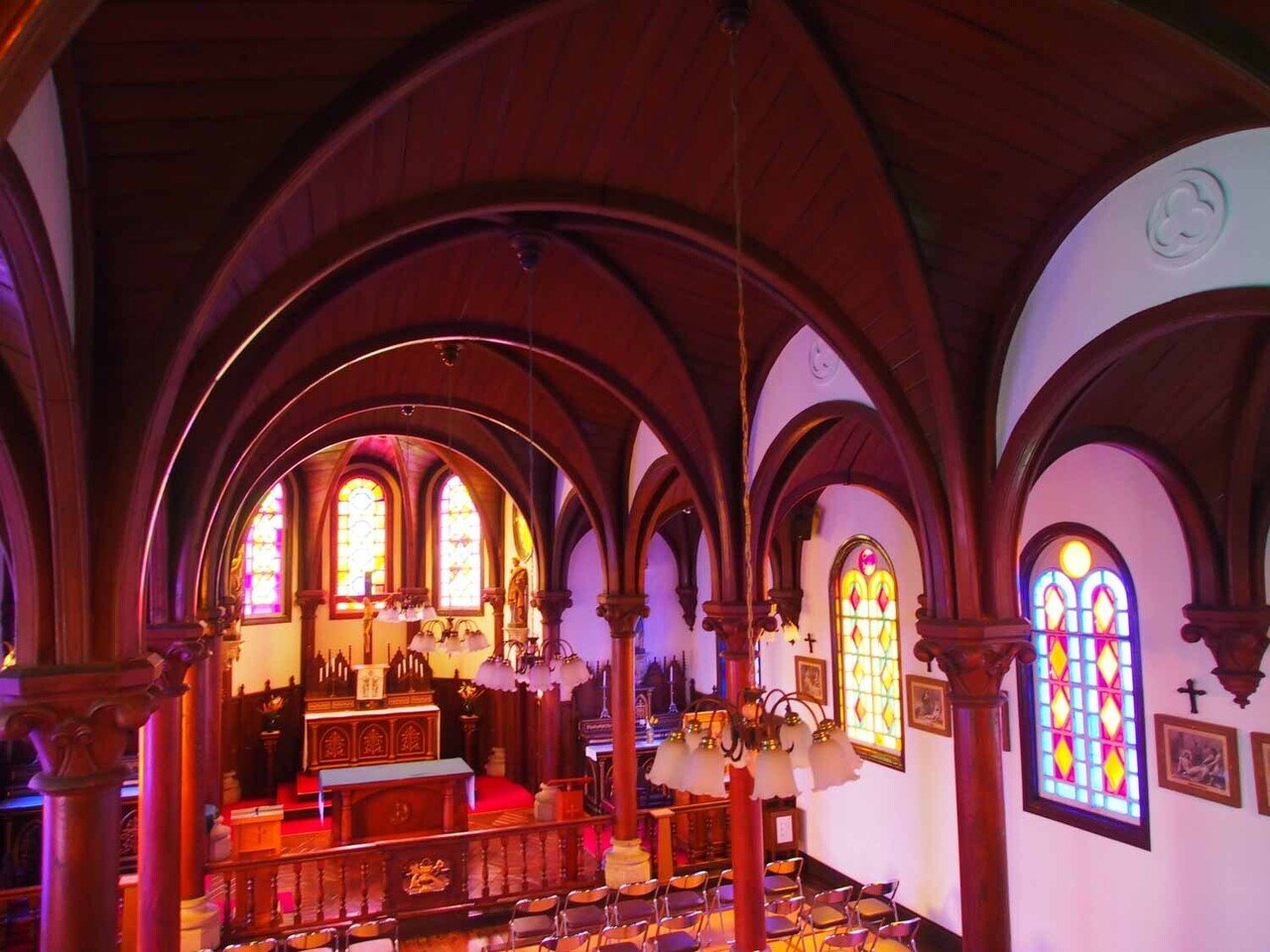 和洋折衷の美しい建築・カトリック宮津教会 聖ヨハネ天主堂｜宮津市広報