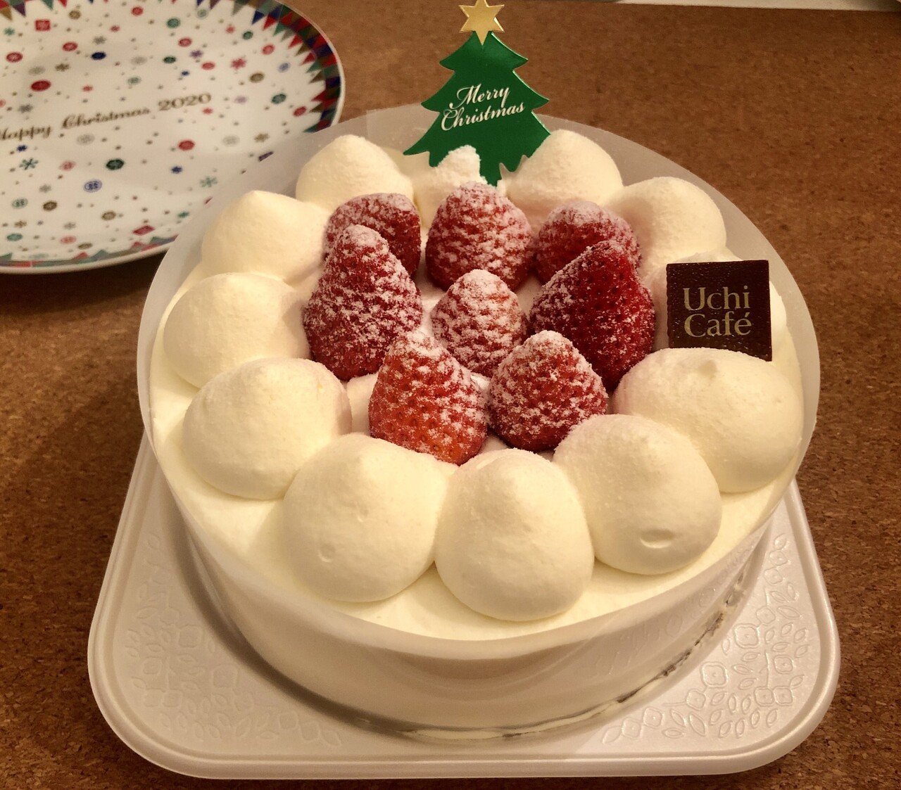 てんちょう家のクリスマスケーキは 今年はケーキを遠くまで取りにいけないということで ローソンの予約ケーキになったの ブランドケーキ とお値段いっしょということもあって 見た目かわいい 味もおいしくて てんちょう Note