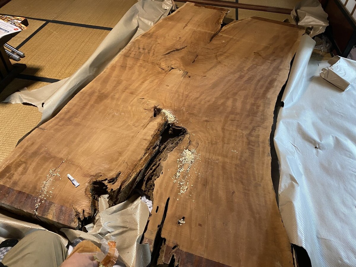 無垢の一枚板を使ってダイニングテーブルをDIYする 〜天板の