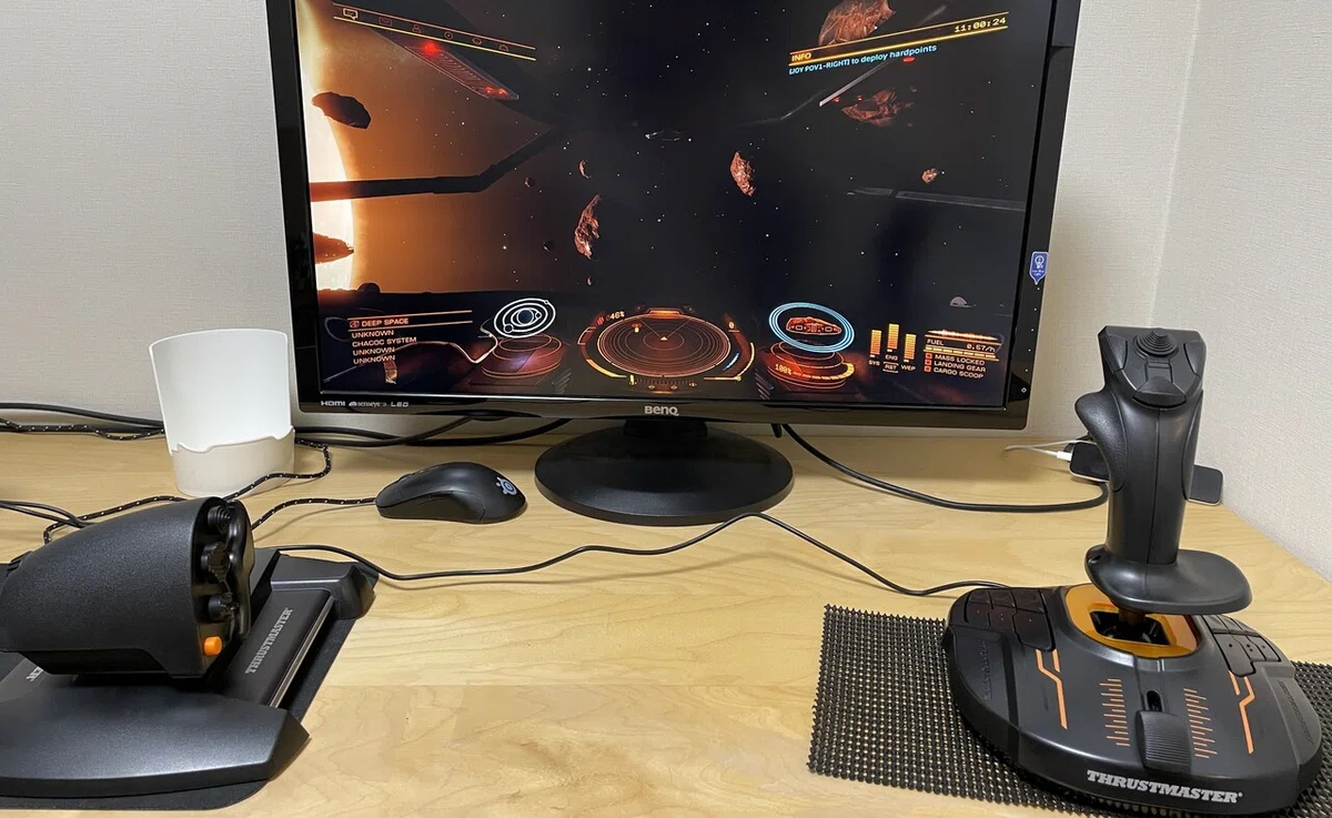 THRUSTMASTER もりたてる T.16000M ラダーペダル デスクマウント