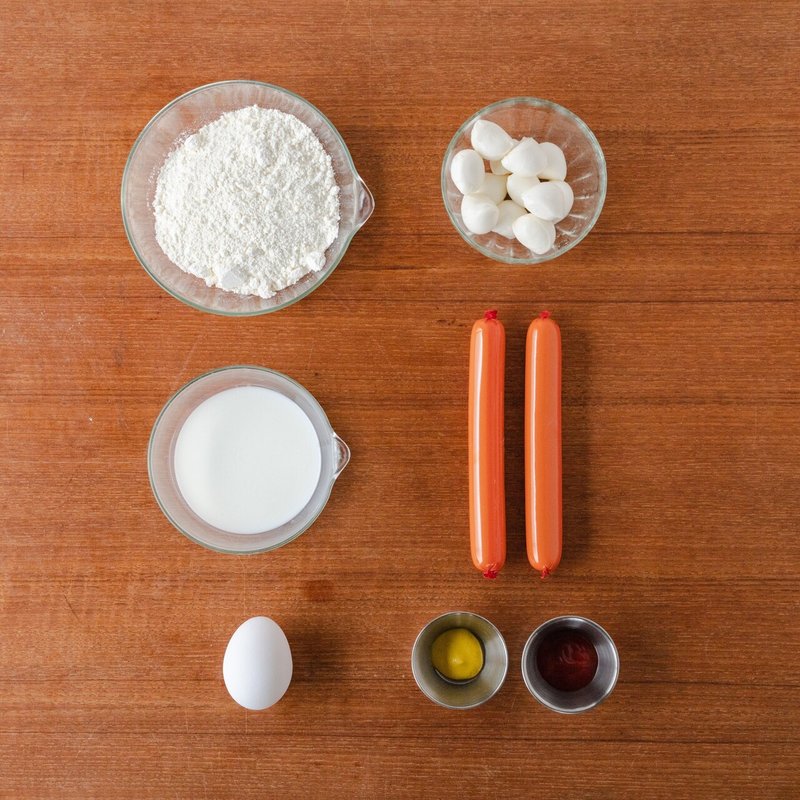 モッツァレラチーズと魚肉ソーセージのアメリカンドッグ Reizoko Ni Almonde 冷蔵庫にあるもんで Note