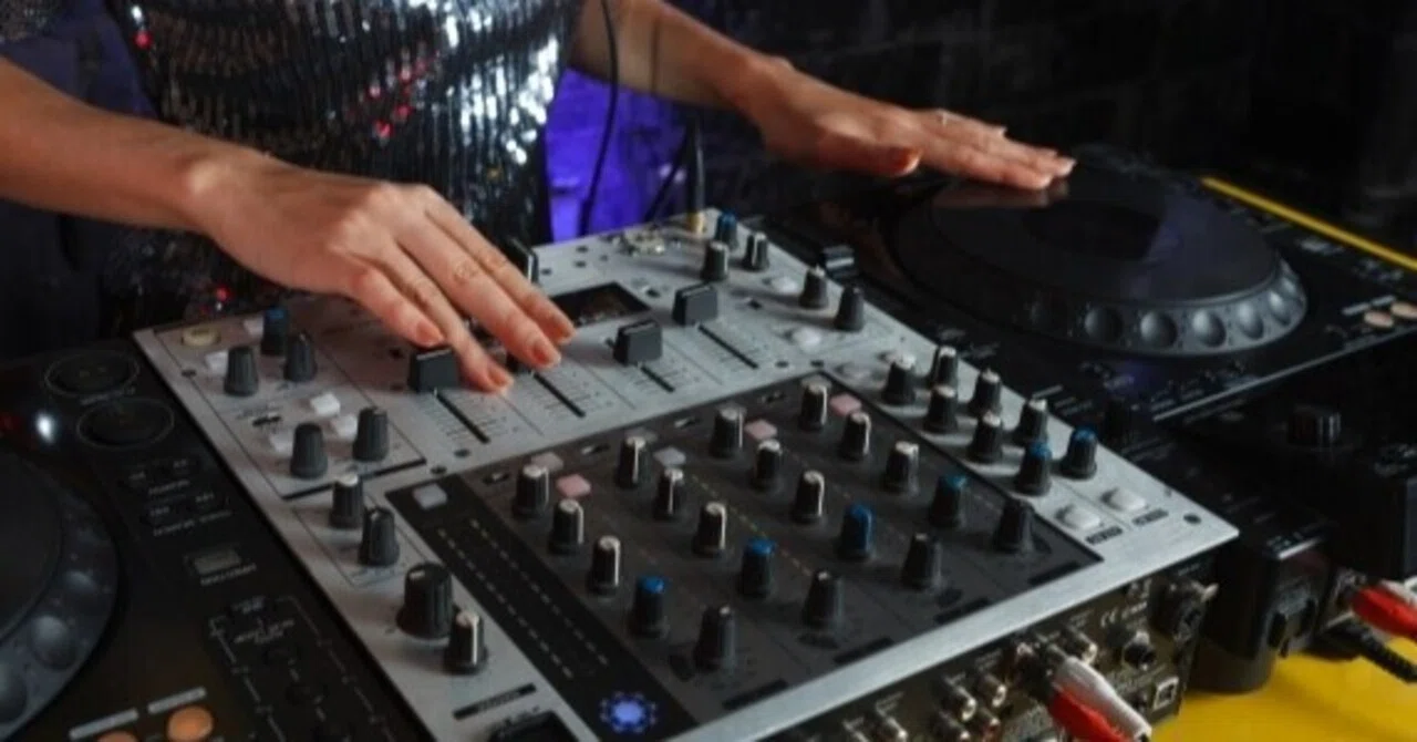 DJ】ミキサー選び おすすめは「プレイするジャンルで決める DJ】ミキサー選び おすすめは「プレイするジャンルで決める
