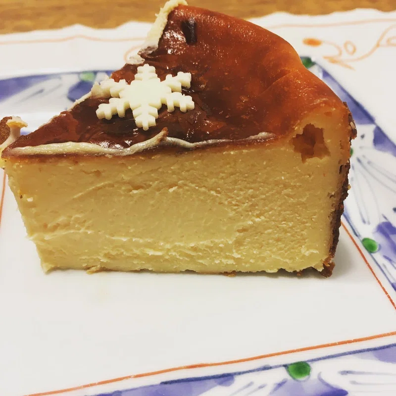 ワインと合う Patisserie Pas D Action のバスクチーズケーキ 新行内紀子 しんぎょうじのりこ Note