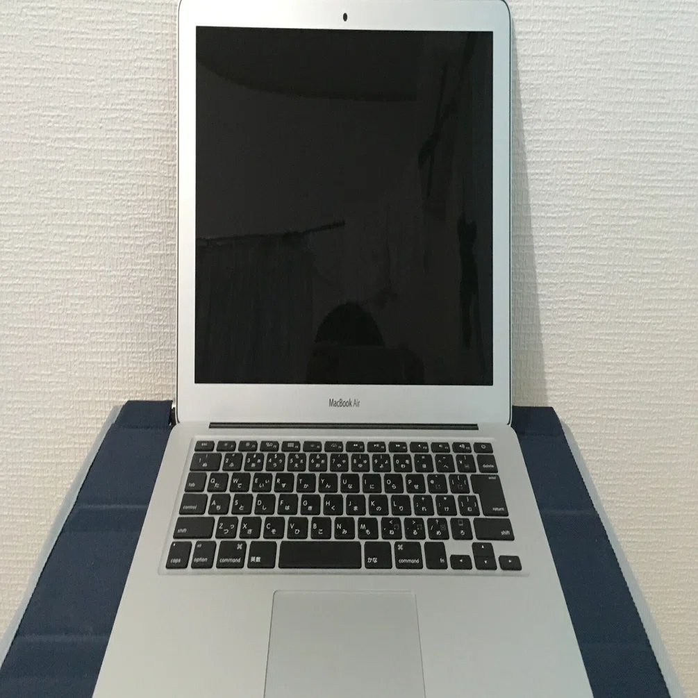 愛用品】MacbookAir（2017）を使い続ける理由｜よわむしめがね?