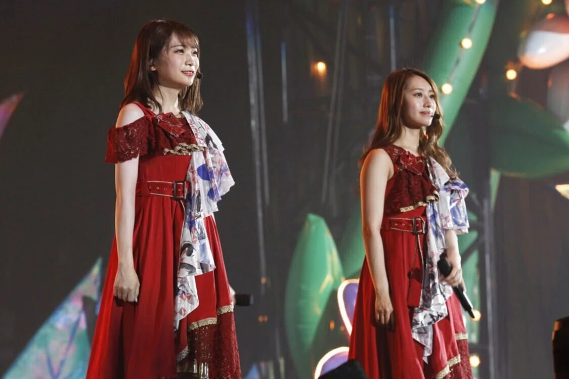 large_秋元真夏_桜井玲香