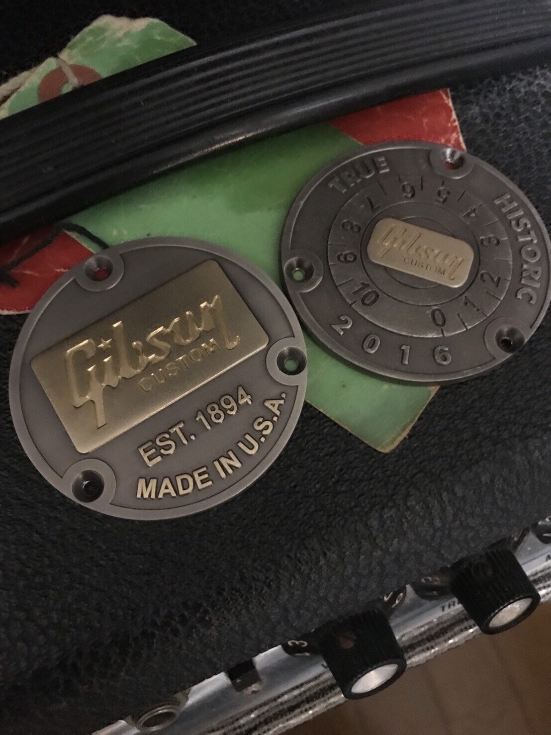 Gibson Custom Shopのメダルは外したほうがいい話｜FATMAN PLEASURE