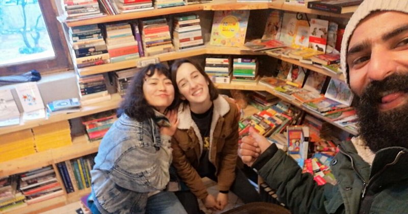 ヨルダン人のフリをしてヨルダンに入国してみた フウ ヨルダンの本屋に住んでみた note