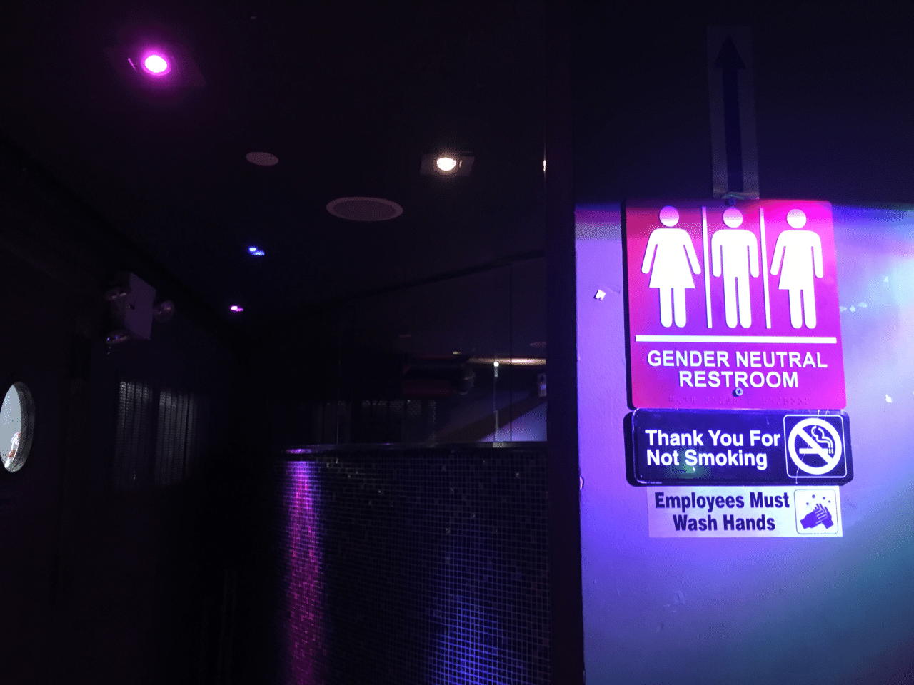 自分と意見が合う人が必ずしも好きでなく 自分に迎合してくる人はむしろ嫌い 意見が違っていいから 自分の言葉で語ってほしいという 褒め言葉で言うけど クソめんどくさいアーティスト性を持っているのが水 別視覚クリエイター Note