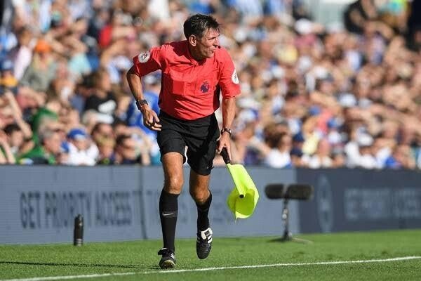 年に引退をした審判たち Premier League Referees Note