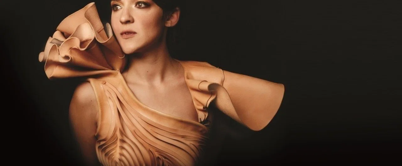 Becca Stevens：ベッカ・スティーブンス『Regina』 - 声を重ねることで