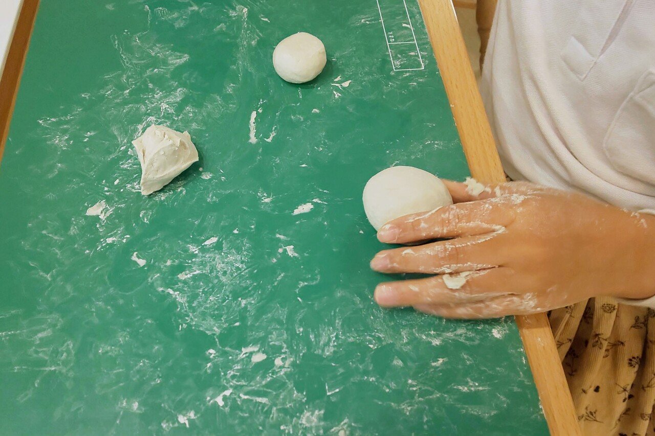 21年 お正月 石粉ねんどで 鏡餅風の飾り を子どもと一緒に作ってみたよ 倉田 エリ ルームスタイリスト 暮らし改善コンサルタント Note