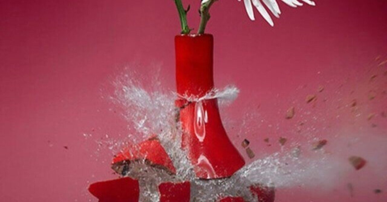 ひび割れた花ビン