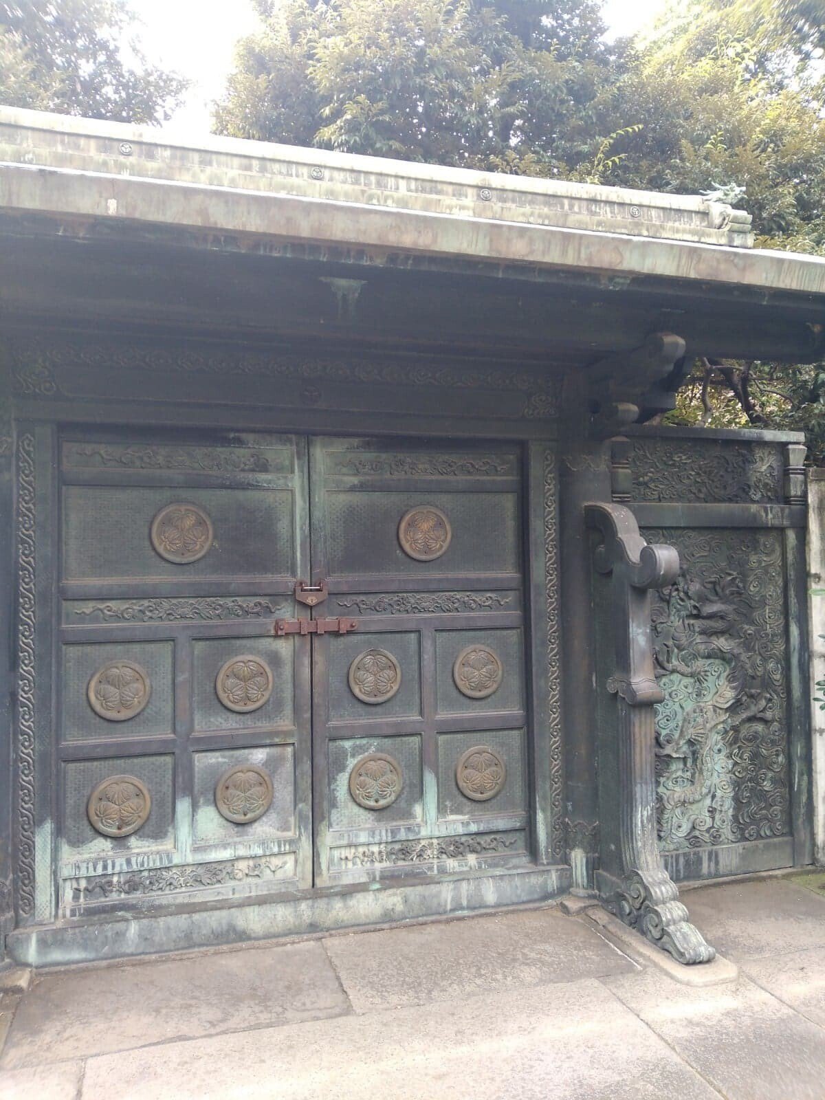 12）徳川墓所門