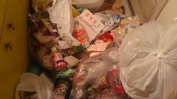 クレイジーjapan あのとき 自分の生活からずっと目を逸らしていました 元汚部屋ブロガーややこさん 前編 灯台もと暮らし Note クレイジーjapan あのとき 自分の生活からずっと目を逸らしていました 元汚部屋ブロガーややこさん 前編 灯台もと暮らし Note