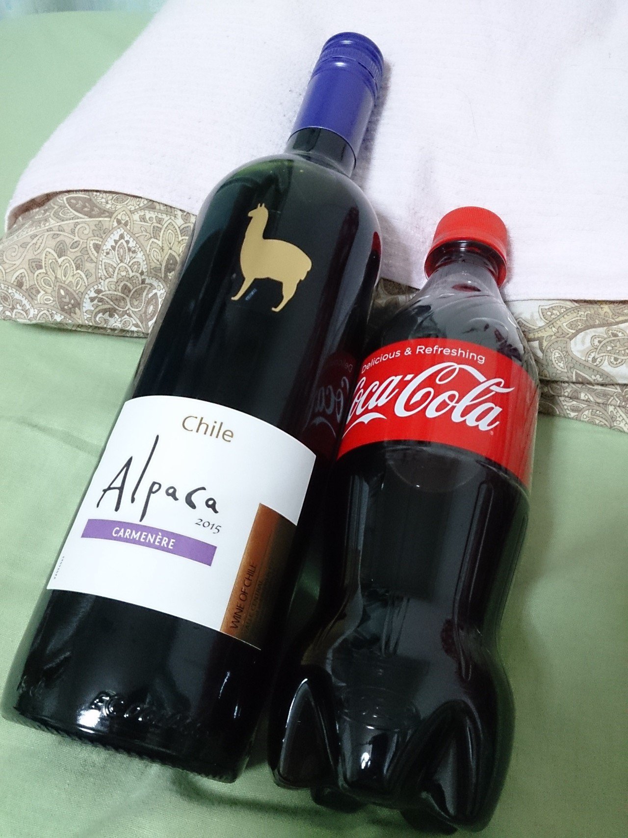 アルパカ カルメネール アルパカの紫のやつ ワインとコーラ を混ぜたやつは酒っぽさがありつつ甘いのでめっちゃうまいんだけど めっちゃうまいので毎回べろべろになり危険だと思った 逆にべろべろになりたければワ 玉川孫次郎 Note