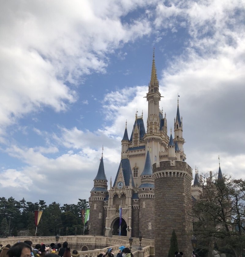 子供達に親がいらなくなる日はそのうち来る でもディズニーランドがいらなくなる日は来ないのではないか 末次由紀ちはやふる46巻発売中 Note
