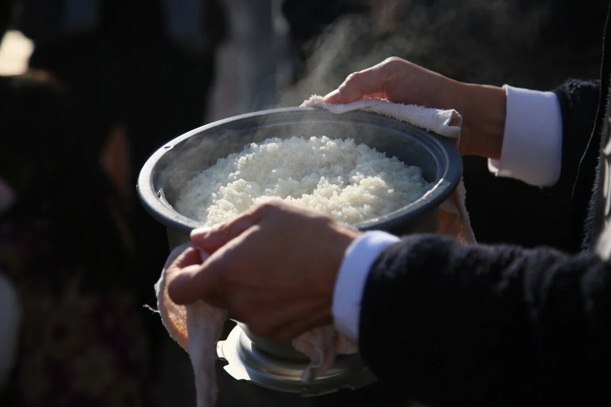 お餅つき 木臼 正月 配送などご相談下さい 杵はありません おしかっ