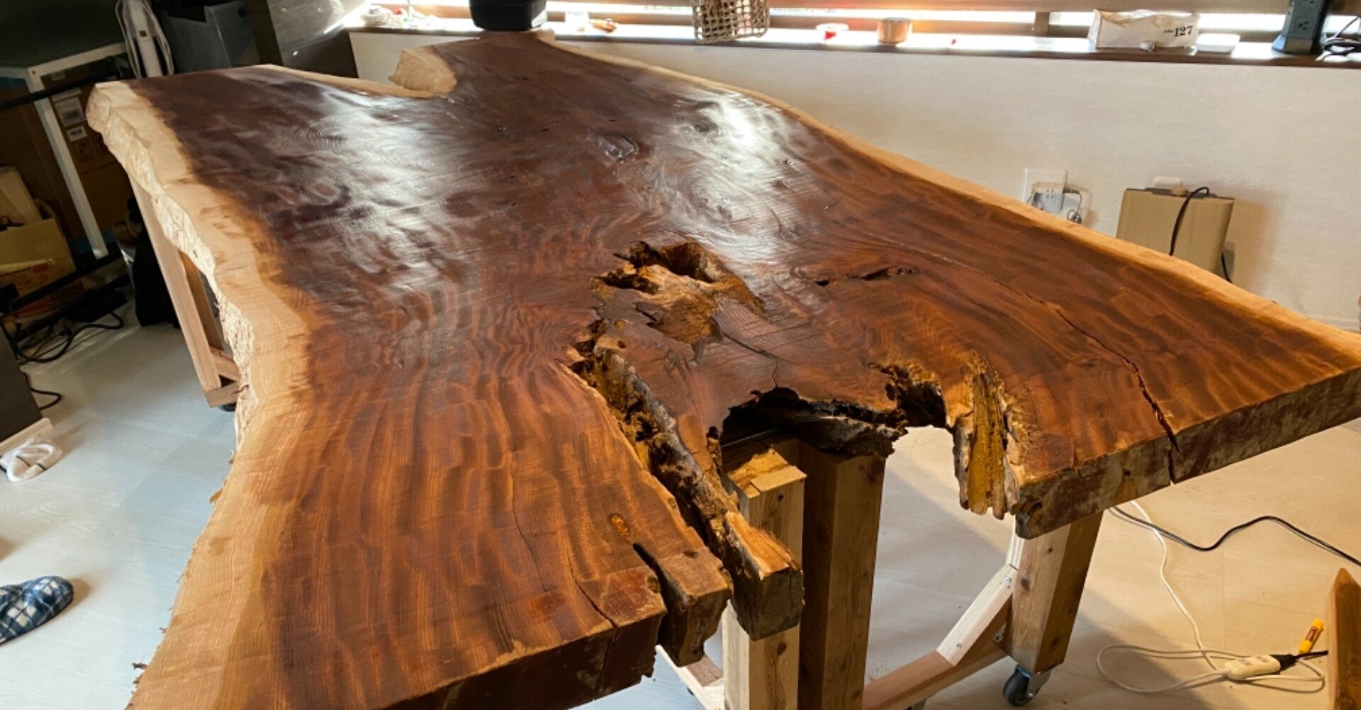 無垢の一枚板を使ってダイニングテーブルをdiyする ウレタンニス塗装編 Noriaki Kawanishi 田舎暮らしデザイナー Note