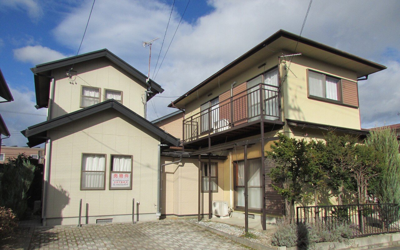 売約済み 沢山の問い合わせありがとうございました。中古2坪倉庫 現状