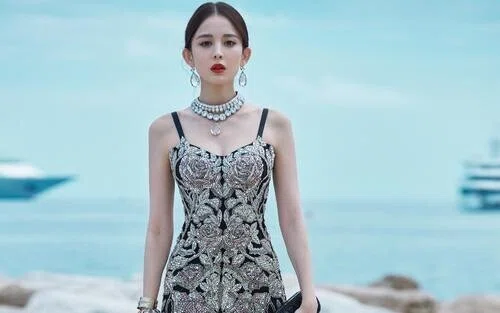 ウィグル族の美人女優「古力娜扎」をご紹介します。｜中国トレンド研究