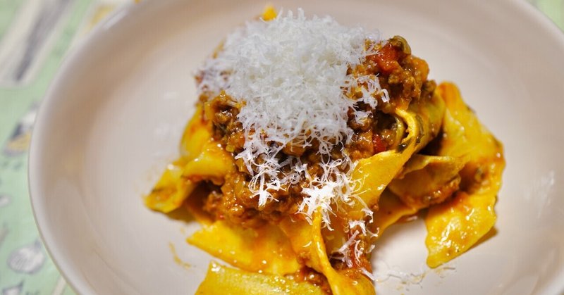 今年のパスタ初め セージを挟んだタリアテッレを牛と豚のラグーで Pata Papapasta Note 今年のパスタ初め セージを挟んだタリアテッレを牛と豚のラグーで Pata Papapasta Note