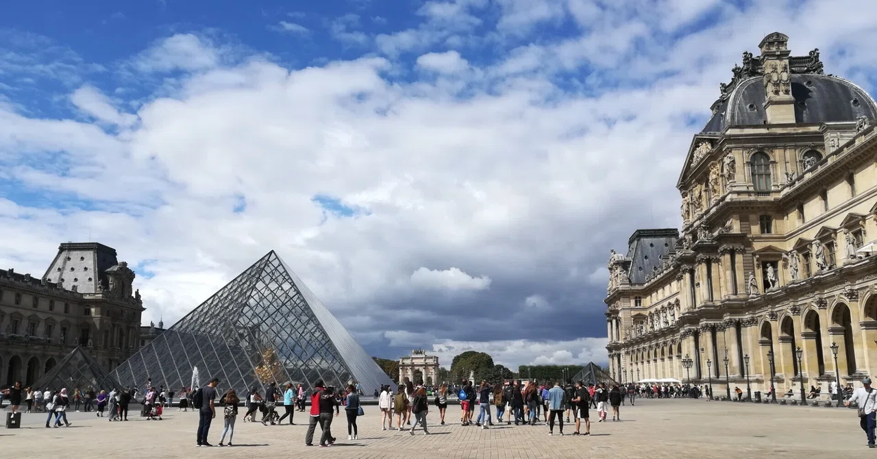 Going to the Louvre Museum to find the Statue of David｜もーやん