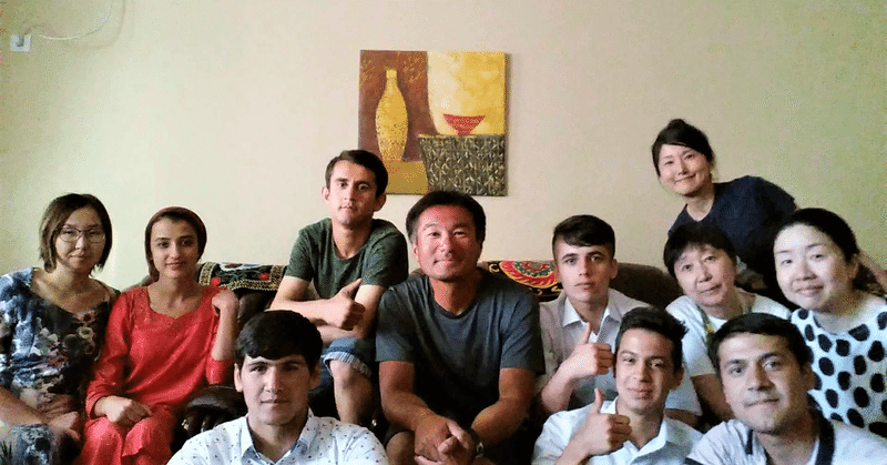 中央アジアの辺境タジキスタンで日本語を学ぶ学生たちとの交流