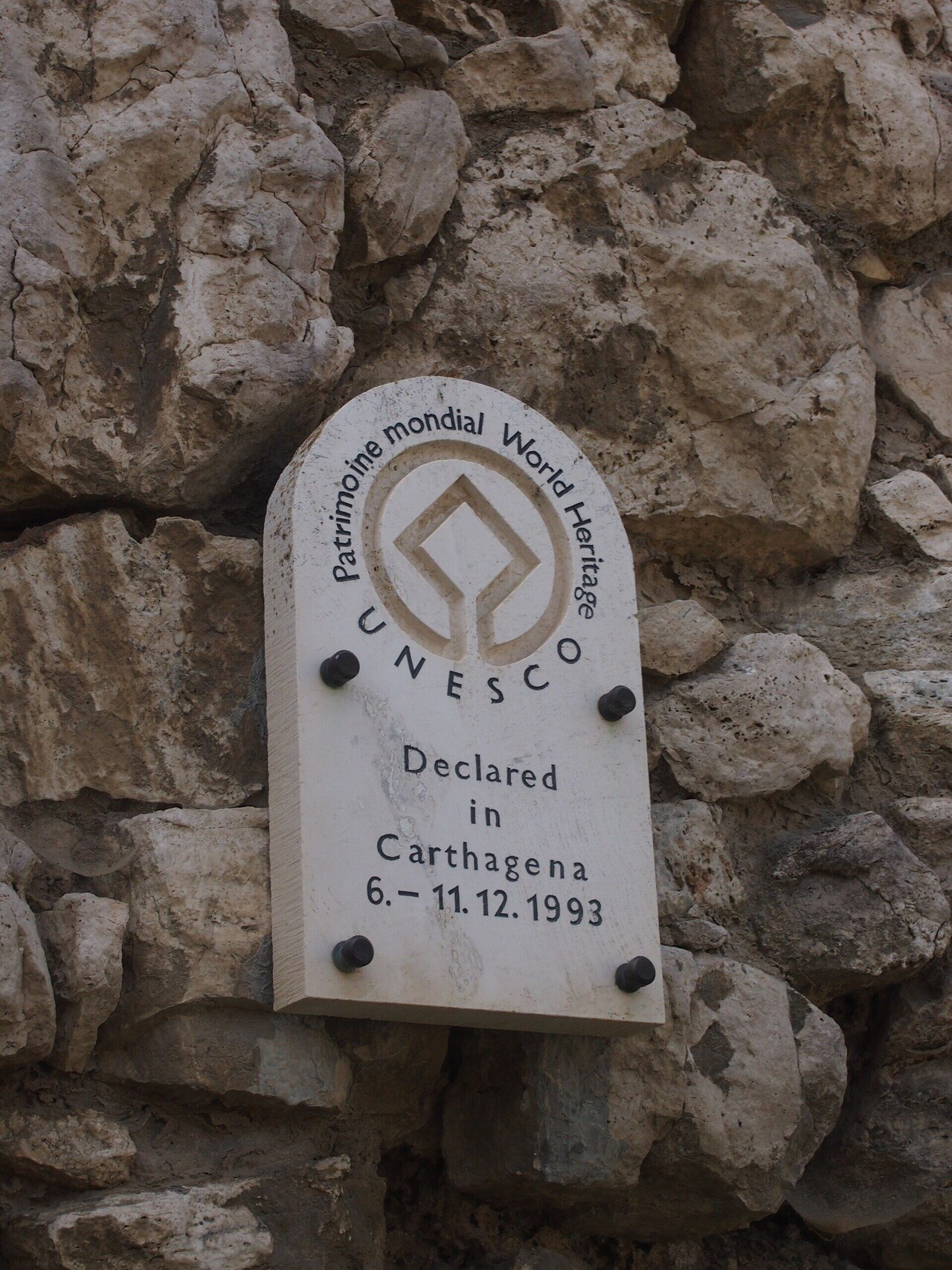 山に浮かぶ廃墟・スピシュ城｜zak