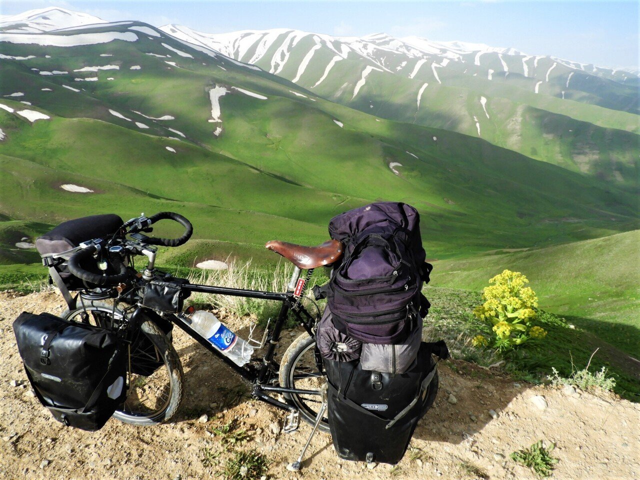 川の向こうに見えたアフガニスタン｜浅地亮の自転車旅で見る世界