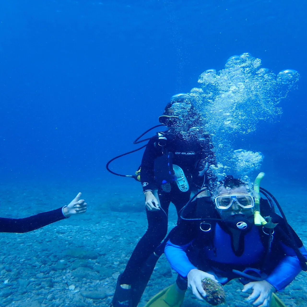 水中】泡を制した者が集合写真を制す｜サイパンのダイビングガイド