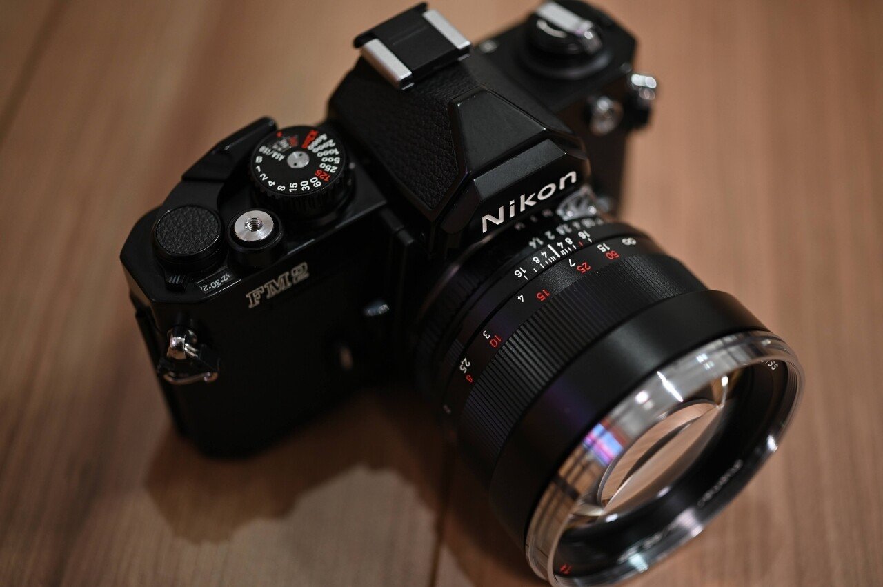 業務用100 × Carl Zeiss Planar 85mm f1.4｜pepepe