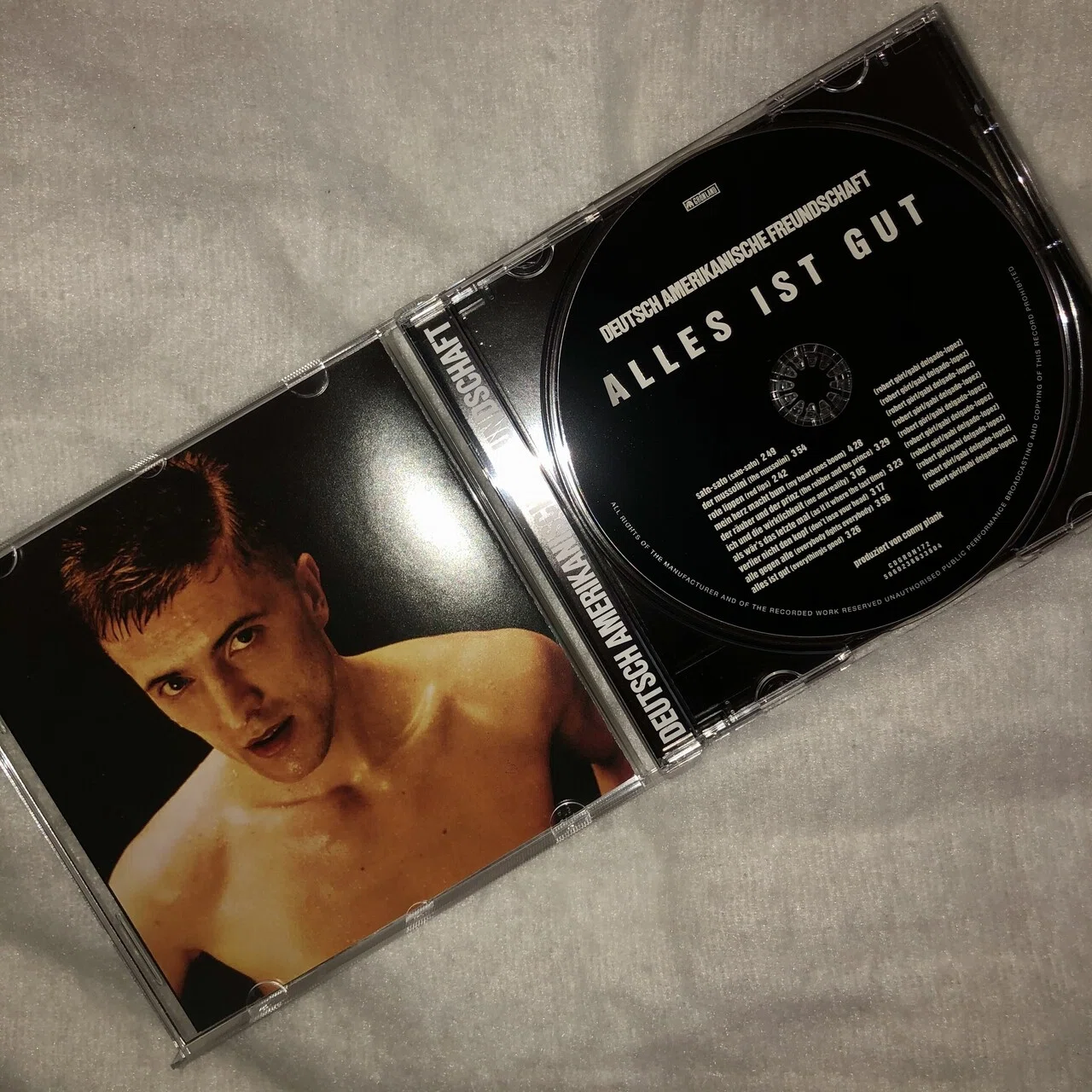 D.A.F. の『ALLES IST GUT』を聴いてみた編｜内山 結愛