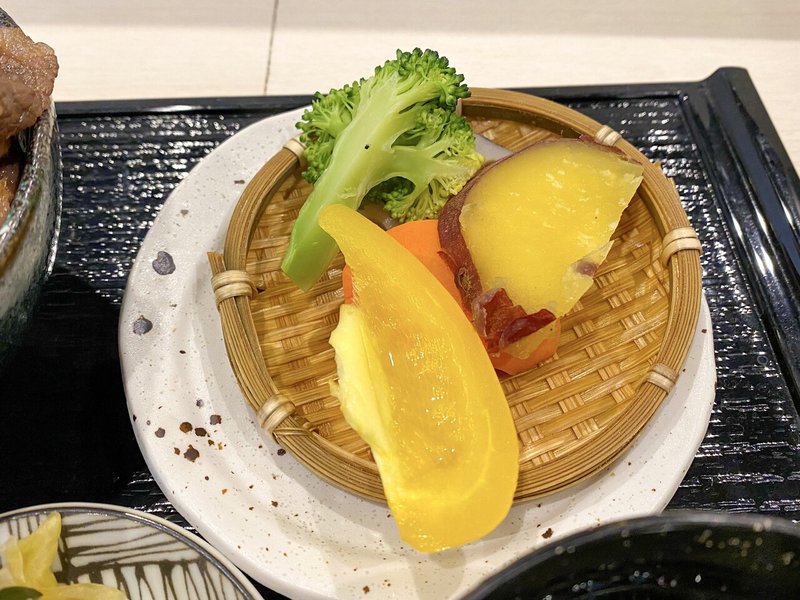 後引くうまさ 肉割烹 肝心屋 浜田山店で食べた和牛すき焼き丼の実食レポ 井上ケイタロウ Note