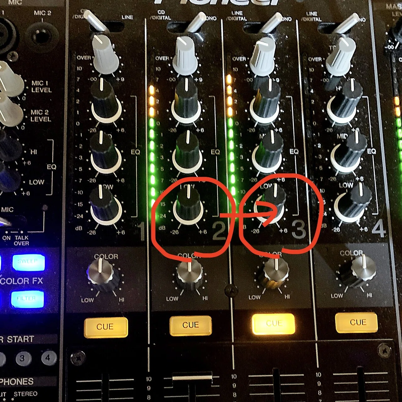 レビュー】DJミキサーは「Pioneer DJM800」を選ぶだけでミックスの達人 